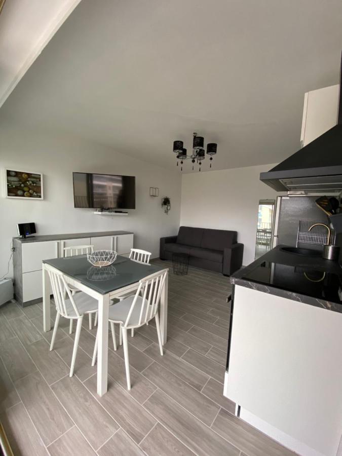 Superbe appartement rénové à neuf à 100m de la mer Juan-les-Pins Extérieur photo