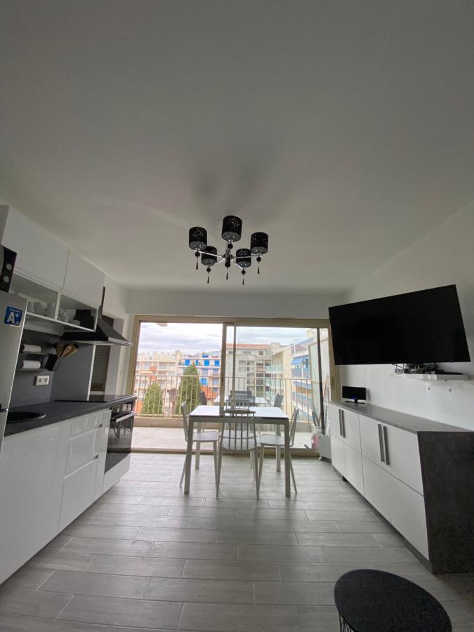 Superbe appartement rénové à neuf à 100m de la mer Juan-les-Pins Extérieur photo