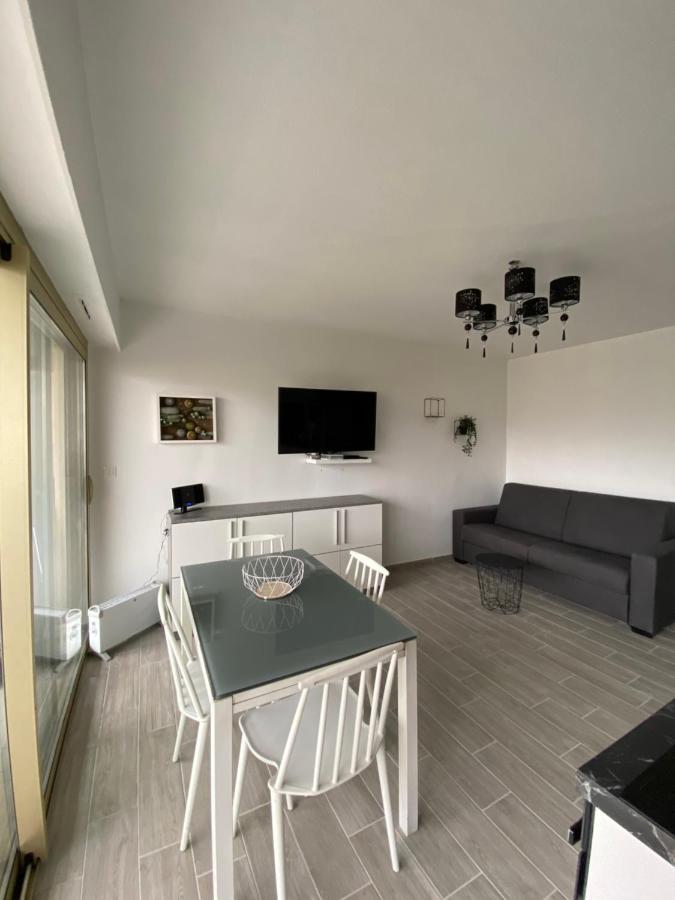 Superbe appartement rénové à neuf à 100m de la mer Juan-les-Pins Extérieur photo